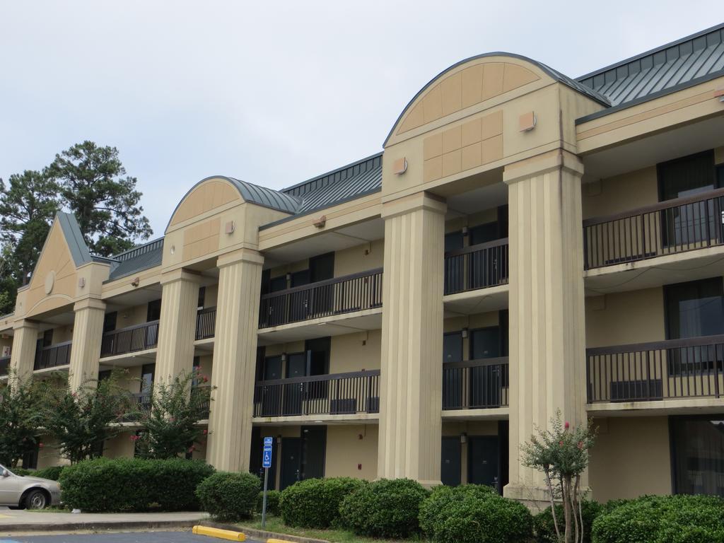 Budgetel Inn & Suites Macon Buitenkant foto