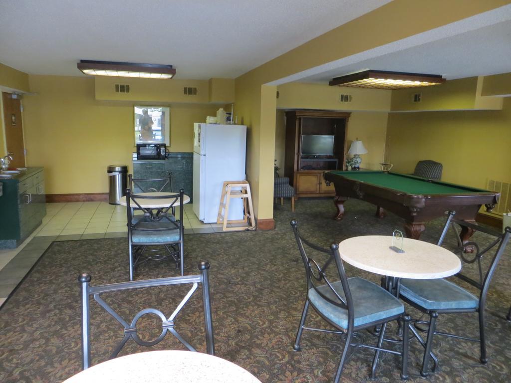 Budgetel Inn & Suites Macon Buitenkant foto