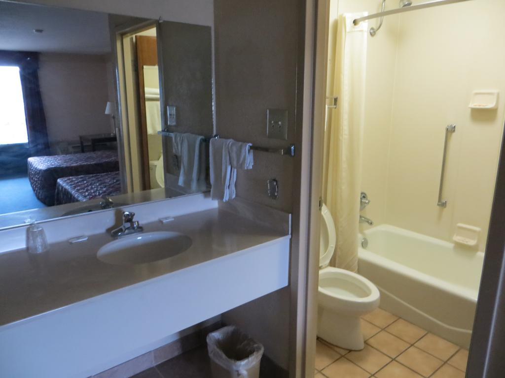 Budgetel Inn & Suites Macon Kamer foto